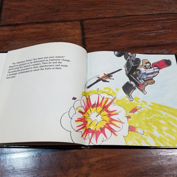 Vintage 1985 Transformers book - Picture 7 of 8